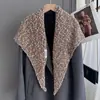 Cachecol Triângulo Macio de Lã e Algodão com Fio Floral de Alta Qualidade para Mulheres, Cachecol Shawl Quente de Inverno Estilo Jovem Celebridade da Internet