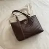 Bolso nuevo para debajo del brazo y hombro, bolso de mujer de gran capacidad, nuevo modelo 2026, bolso tote simple retro de otoño para el trabajo