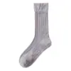 Envío gratis calcetines de media pantorrilla para mujer, calcetines finos de color liso versátiles para estudiantes, calcetines transpirables sin costuras huecos de rayas verticales para commuters