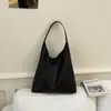 Bolsa Tote Tecida de Alta Qualidade Nova Estilo Primavera 2026 para Mulheres, Bolsa de Ombro de Grande Capacidade, Bolsa Simples e Versátil para Sob o Braço para Trabalho e Deslocamento