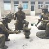 Escultura de Personaje de Fibra de Vidrio Arte Popular Cultural Adorno Grande Resina de Bronce Imitación Adorno de Paisaje de Museo Decoración Tridimensional