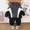 Conjunto de Ropa de Otoño para Niños y Niñas 2025 Nuevo Estilo Coreano Ropa de Dos Piezas con Retazos de Manga Larga para Primavera y Otoño Tendencia