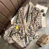 Venta al por mayor de fábrica Nuevo bufanda larga de playa satinada Li Jin 90*180 estampada estilo coreano chal de seda artificial