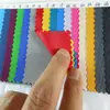 Tejido de Alfombra de Césped Artificial Bicolor con Respaldo de Espuma, Cuadros Jacquard Teñidos en Hilo, Material Reciclado de PU de Alta Elasticidad 600D