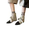 Botas Femininas Ponta Fina Cadarço Suede Retro Marrom Aumento Interno de Altura Botinhas Estilo Cowboy Ocidental Botas Martin Slimming para Mulheres