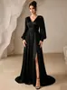 2026 Moda francesa transfronteriza europea y americana, vestido largo elegante de cuello en V, vestido de noche de manga larga