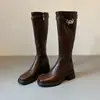Botas de salto alto da moda acima do joelho com fivela de cinto, novo modelo 2026, botas de cavaleiro de corte justo, botas de salto alto versáteis plus size