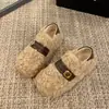 Plus veludo estilo coreano slip-on inverno interno aumento de altura sapatos de algodão fivela de couro 2026 dois usos sapatos peludos femininos quentes