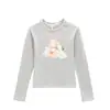 Camiseta blanca y gris de cuello redondo, hombros normales, manga larga para mujer, nuevo estampado de dibujos animados de primavera y otoño, top versátil juvenil y entallado para mujer
