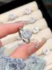 Anillo Súper Brillante de Cubo de Azúcar Pequeño para Mujer, Lujo Ligero con Sensación de Alta Gama, Anillo Abierto, Diseño de Nicho, Anillo de Dedo del Pie, Anillo para Dedo Índice con Pedrería
