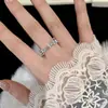 Anéis Brilhantes Modernos e Estilosos para Mulheres, Luxo Leve Criativo Celebridade da Internet Anéis Abertos Exquisitos com um Toque de Alto Padrão, Anéis para o Dedo Indicador