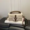 Bolsa Quadrada Pequena Simples 2026 Novo Estilo Bolsa Transversal para Mulheres Bolsa com Toque de Luxo Toque de Luxo Temperamento Estilo Coreano Bolsa de Nicho Feminina
