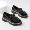 Mocasines de cuero con flecos para mujer de talla grande para primavera y otoño, nuevos zapatos slip-on de color liso estilo británico con suela gruesa