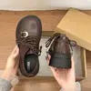 Zapatos de mujer negros con cordones y suela gruesa, nuevo modelo de otoño 2026, zapatos de plataforma de cuero versátiles estilo británico que aumentan la altura