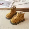 Botas Chelsea Estilosas com Bolinhas Estilo Coreano da Moda para Meninas 2026 Primavera Outono Novo Zíper Lateral Solado Macio Botas Curtas Sapatos de Princesa