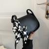 Moda popular de este año, temperamento suave, bolso sencillo de axila, verano 2022, nuevo bolso bandolera de un hombro, bolso cuadrado pequeño, tendencia