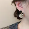 Pendientes de perlas de circonita cuadradas para mujer, nuevos pendientes de lujo elegantes, ligeros y retro, explosiones de 2024, de alta gama.