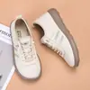 Novos Sapatos Femininos de Primavera, Sola Macia, Antiderrapantes, Respiráveis, Tênis Casuais Planos Confortáveis, Sapatos de Dia a Dia Elegantes e Versáteis