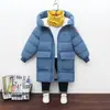 Inverno novas roupas acolchoadas de algodão infantil roupas acolchoadas de algodão médio e longo para meninos e meninas Versão coreana de casaco jaqueta acolchoado de algodão com capuz grosso atacado