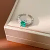 Anillo Geométrico Cuadrado de Zircón Estilo Retro de Corte Azúcar Anillo de Luz de Lujo Sensación de Alta Gama Anillo para Dedo Índice Temperamento Personalidad Joyería para Manos Versátil Mujeres
