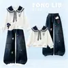 Nueva colección de primavera y otoño para niñas: top de moda de manga larga con un cuello elegante, combinado con lindos pantalones vaqueros casuales con estampado de dibujos animados - un conjunto de dos piezas