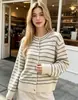Cardigã de tricô listrado de abotoamento simples e gola redonda, estilo americano, versátil, retrô, para mulheres, novo casaco suéter macio e folgado para outono e inverno