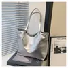 2025 Casual Casual Grande Capacidade Primavera Estilo Coreano Cor Sólida Moda Retrô Textura Axila Tote Bolsa de Ombro Feminina