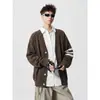 Cardigan Suéter de Tricô Três Barras Estilo Americano Masculino Outono Tendência Marca Estilo Preguiçoso Retro Casual Versátil Roupa Externa para Casal