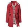 Nuevo Abrigo Largo con Capucha Rojo para Mujer 2025 Cintura con Cordón Forro a Cuadros Impermeable Cortavientos