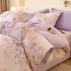 Uma. Conjunto de cama de quatro peças 100% algodão, com lado B em veludo de leite, capa de edredom de algodão escovado, lençol de cama de fleece de coral espesso e quente, e colcha
