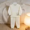 Conjunto de Roupa Íntima de Algodão Infantil Outono e Inverno, Segunda Pele Cartoon Sem Costura, Roupa de Casa para Bebê com Botões nos Ombros, Roupas e Calças de Outono