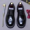 Zapatos de Hombre de Charol que Aumentan la Altura, Zapatos Brogue de Cuero Tallado Estilo Británico, Zapatos Derby de Punta Redonda y Suela Gruesa para Hombre para Uso de Negocios y Profesional