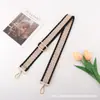 Bolso de hombro de moda con un diseño de corte elegante, la correa para el hombro es multifuncional y se puede ajustar libremente, versátil y la correa se puede reemplazar para decoración