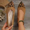 Zapatos planos casuales de flyknit talla grande para exportación, nueva colección de verano 2026, estampado de leopardo, zapatos sexy para mujer, planos sin cordones de punta baja