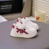 Tênis Esportivo Casual Infantil 2026 Estilo Novo de Primavera para Meninos e Meninas Tênis de Corrida com Velcro Tênis Confortável da Moda