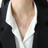 Colar com Pingente de Concha Letra H Estilo Europeu e Americano para Mulheres, Design de Nicho de Luxo Leve, Aço Titânio Moda Clavícula Acessório Versátil Personalizado