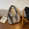 Bolso de Peluche para Mujer 2026 Nuevo Estilo Tendencia Otoño/Invierno Súper Popular Bolso de Hombro Único Bolso de Axila de Moda Versátil para Viajes Cotidianos Bolso de Media Luna
