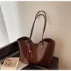 Bolso versátil de gran capacidad transfronterizo para mujer, nuevo y moderno para otoño e invierno 2026, bolso tote de hombro de moda retro para el trabajo para mujer