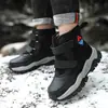 Coleção de inverno 2026 transfronteiriça: Sapatos de algodão forrados com fleece, quentes, de cano médio para crianças, com design antiderrapante, adequados para condições de neve e com sola grossa para aquecimento extra.