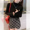 Camiseta base de cuello medio para mujer para otoño e invierno, nuevo estilo 2025, elegante top de punto con bordes rizados, suéter de cuello semi-alto