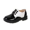 Sapatos de Couro Pequenos Pretos Novos de Primavera e Outono para Crianças, Cadarço, Moda Estilo Britânico, Sapatos de Performance para Meninos, Sapatos de Performance para Meninas, Sola Macia
