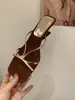 Primer encuentro: Sandalias Doradas de Tacón Grueso Estilo Francés de Nicho con Tira Fina, Zapatos de Hada, Nuevos Tacones Altos de Verano 2025 para Combinar con Faldas