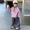 Conjunto Masculino Primavera 2026 Novo Estilo Coreano Pequeno Cavalheiro Moletom Infantil Legal e Estiloso Roupa Esportiva Infantil para Primavera e Outono
