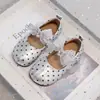 Sapatos de Princesa com Bolinhas Infantis 2026 Outono Novo Estilo Meninas Laço de Renda Solado Macio Antiderrapante Couro Sapatos de Corte Baixo Sapatos Únicos
