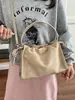 2026 El diseño de nicho de moda de este año: bolso plisado minimalista de alta gama, bandolera versátil para el día a día, estilo femenino