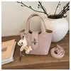 Bolsa de Mão com Padrão Lichia para Legumes Pequena Bolsa de Mão para Mulheres 2026 Nova Moda Bolsa Saco de Couro Macio Bolsa Transversal Simples de Primavera