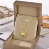 Collar de Acero de Titanio para Mujer, Sencillo, Versátil, Moderno, Lujo Ligero, Diseño de Nicho, Gama Alta, Cadena para Clavícula que No se Desvanece, Joyería al por Mayor