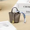 H Mini Cesta de Legumes Bolsa Pingente Pingente de Espelho Retrovisor de Carro Pingente de Chaveiro Fone de Ouvido Criativo Fofo