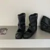 Botas Ankle Boots Femininas Retro com Aumento de Altura, Camurça, Bico Redondo, Laço, Vazadas, Verão 2026, Slip-On, Moda