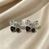 Pendientes de Letra con Lazo de Lujo Ligero para Mujer, Pendientes de Nicho Modernos y Sencillos con un Diseño de Alta Gama, Exquisitos y Populares Accesorios para Orejas
